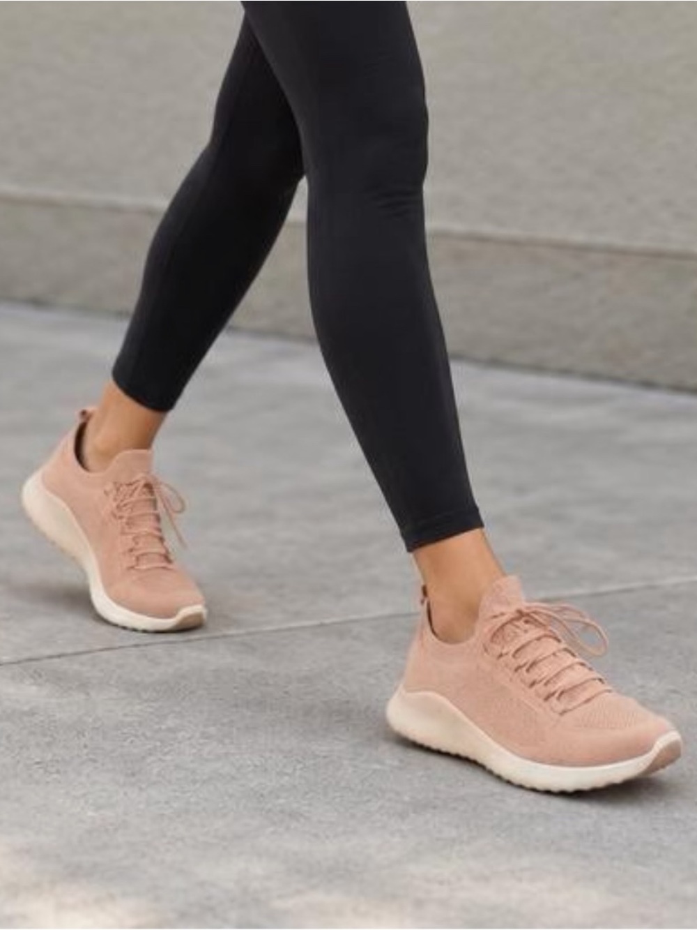 Aetrex peach stretch Knit Women's Sneakers Sz 8.5 arch support